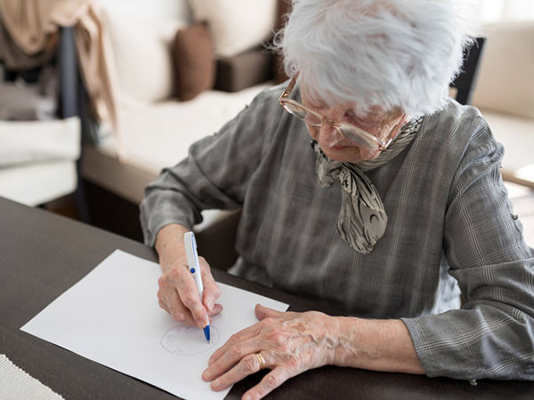 Read more about the article Screening at home for memory loss: Should you try it?